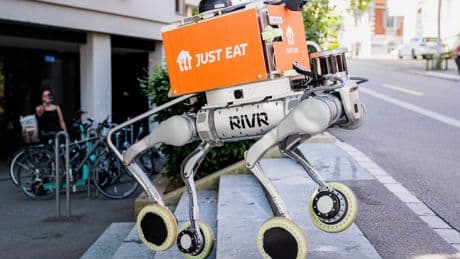 Just Eat Takeaway gaat grondrobot testen om maaltijden te bezorgen