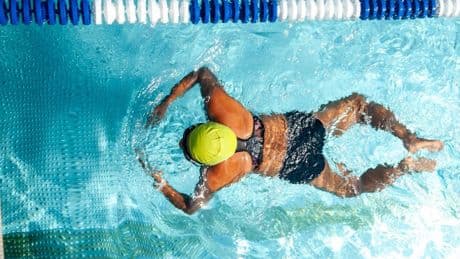Schwimmtechnik: „Man sollte nicht zu viel einatmen“