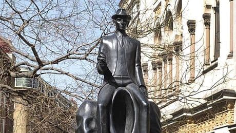 La Praga de Franz Kafka: los lugares imprescindibles para una ruta sobre su vida en la capital checa