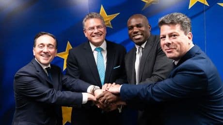 El acuerdo sobre Gibraltar prevé que una empresa mixta gestione el uso conjunto del aeropuerto