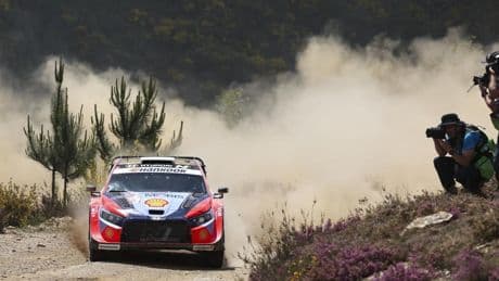 Tänak se impone en el Rally Acrópolis y estrecha la ventaja de Evans en el liderato