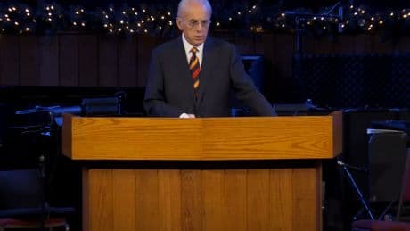 Firebrand evangelical pastor John MacArthur dies at 86
