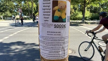 Diebe klauen Teddy von Berlinbesucher – der erhöht Belohnung