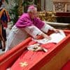 Tod von Papst Franziskus: Sarg von Franziskus verschlossen