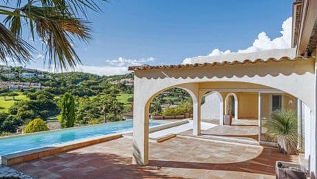 A vendre : une villa néoprovençale à Sainte-Maxime