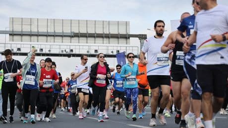 Yarı maraton yardımseverlikte de rekor kırdı