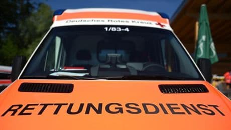 Schwerste Verletzungen: 86-Jähriger fährt zwei Fußgängerinnen an
