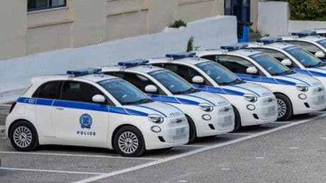 La Fiat 500 elettrica scelta dalla polizia. Ma è quella di Atene