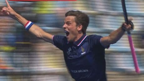 Fransen stunten op EK hockey en schakelen Engeland uit met drie seconden te gaan