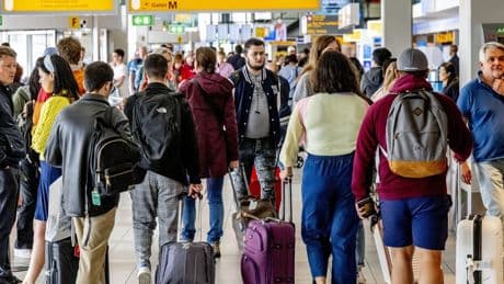KLM zint op betaalde handbagage zoals bij budgetmaatschappijen: ’Reizigers moeten voor alles bijbetalen'