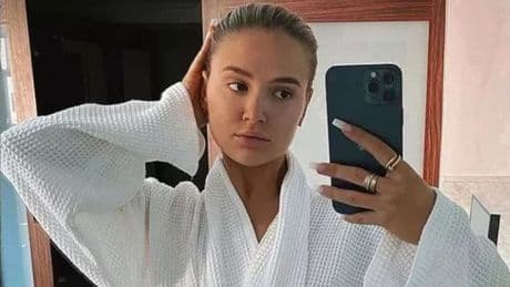 Molly-Mae says this innovative £24 priming facial roller sculpts and brightens her skin