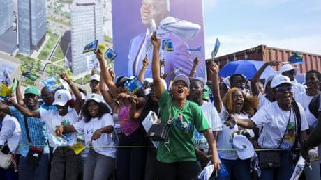 Au Gabon, l’élection présidentielle clôt une transition dans la continuité des Bongo