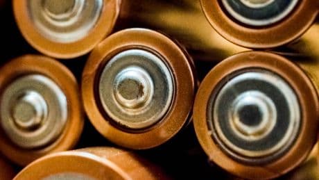 Innovative Lithium-Batterie:  Zieht CO2 aus der Luft und liefert deutlich mehr Energie