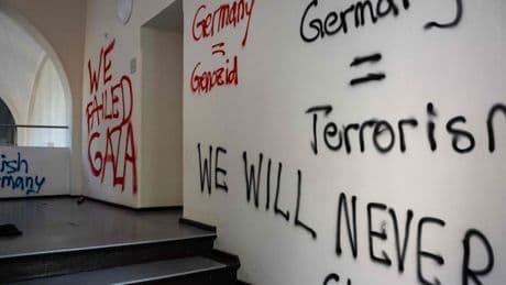 „Selbst in Grundschulen werden mittlerweile Hakenkreuze hingemalt“