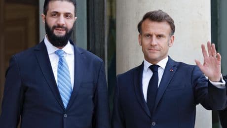 Macron accueille le président syrien pour lui demander de protéger « tous les civils »