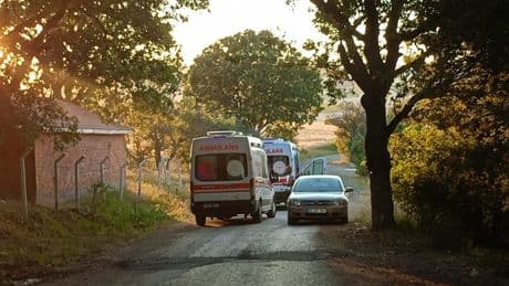 Emekli polis memuru dehşet saçtı: Yaralılar var