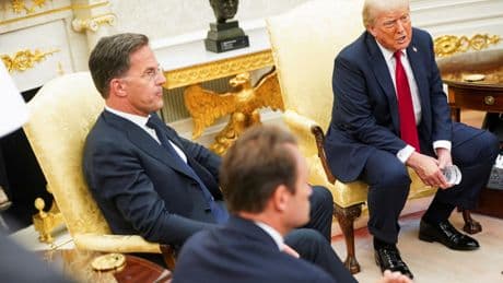 Accord entre les USA et l’Otan : l’Ukraine va recevoir un «grand nombre» d’armes, annonce Trump