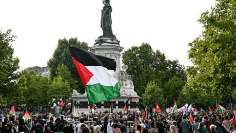 Gaza: à Paris, plus de 300 personnes rassemblées pour demander la libération de membres de l'équipage du Handala