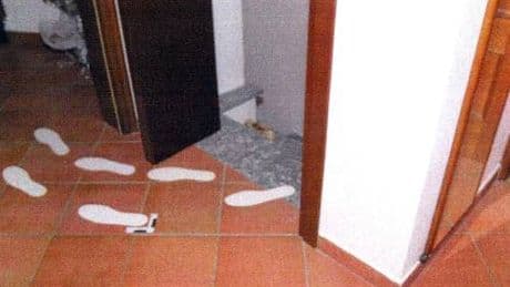 L'impronta, i manoscritti e il malore: ecco cos'ha in mano la procura sul caso di Garlasco