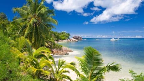 Where is hot in October? Stunning destinations with plenty of sun, chosen by our editors