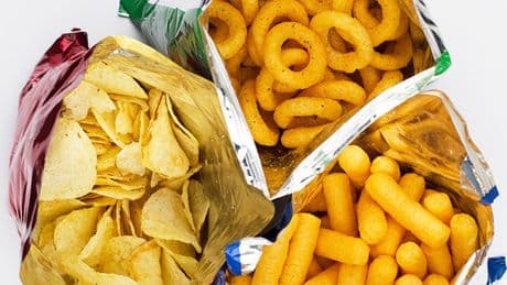 Este es el peor snack de supermercado en España según la OCU: elimínalo de tu dieta