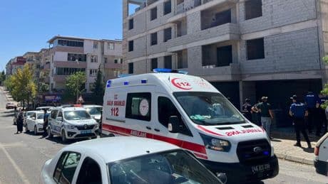 İnşattan düşen işçi hayatını kaybetti