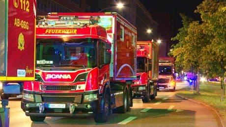 Groß-Einsatz für Feuerwehr in Hamburg - Fünf Tonnen Salzsäure ausgelaufen