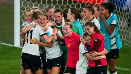 Kimmich: Fußball-Stars drücken DFB-Frauen die Daumen
