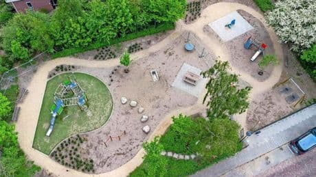Ouders van Vito (6) schrikken zich rot na vondst van hun kleine ’schatzoeker’ in vernieuwde natuurspeeltuin: ’Dat is asbest!’