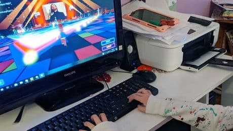 'Nederlandse kinderen in chatgroepen voor seksuele afpersing en geweld'