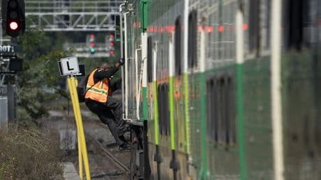 Metrolinx partnership to offer ‘faster, more frequent’ train service ends 2 decades early
