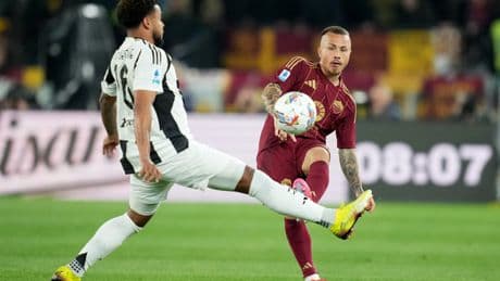 Roma, Angeliño sul filo: accettati 25 milioni dall'Al-Hilal ma è corsa contro il tempo per chiudere subito. Boca Juniors su Paredes