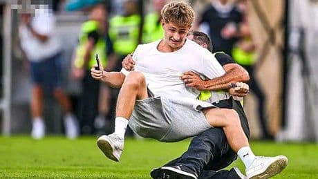 Real Madrid Tirol maçında ilginç görüntüler