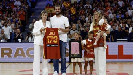 Emotiva despedida a Sergio Llull, el último icono de 'La Familia'