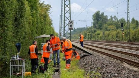 Düsseldorf-Duisburg: Bahnstrecke in NRW nach Brandanschlag wieder befahrbar