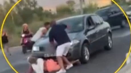 Turist kadını ezmeye çalıştı!