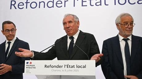François Bayrou renforce le rôle des préfets au nom de la « proximité » des politiques publiques, et pour faire des économies dans les territoires