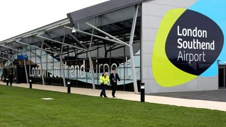 Londen Southend waar Nederlands vliegtuig neerstortte voorlopig dicht, Zeusch Aviation zegt steun bij onderzoek toe