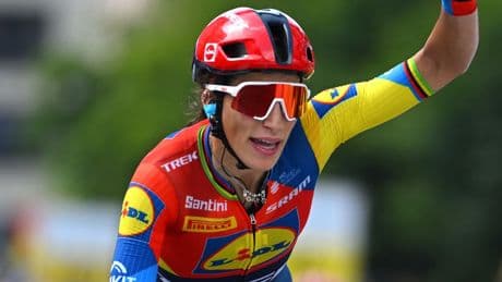 Balsamo blijft Bredewold net voor in sprint, Reusser houdt leiding in Zwitserland