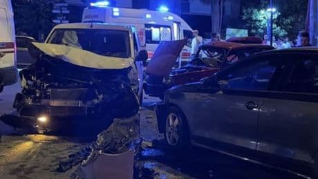 Burdur'da zincirleme kaza: 1 ölü, 4 yaralı