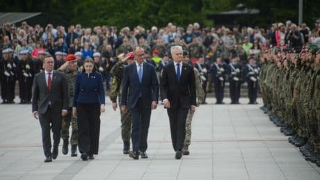 Avrupa’daki Rusya karşıtı NATO askeri hareketliliği sürüyor