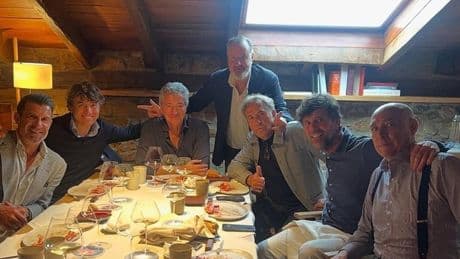 Figo y otros cargos de la UEFA disfrutan del Asador Etxebarri