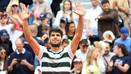 French Open Day 2: Title defenders Swiatek and Alcaraz both open strong