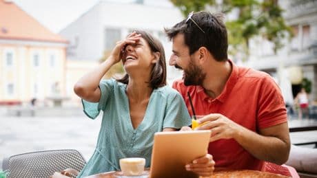 Si vous n'êtes pas drôle, ce n'est pas la faute de vos parents: l'humour ne serait pas héréditaire