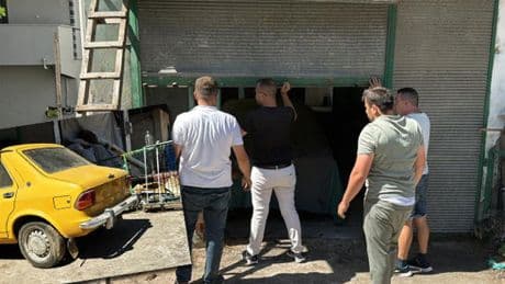 44 yıldır garajda kalan otomobil 15 bin euroya satıldı! Türkiye'de tek, Avrupa'da yok | 'Bu kadar orijinal olduğunu ben de düşünmüyordum'