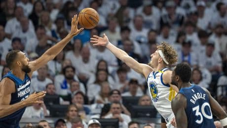 Play-offs NBA: Minnesota file en finale à l'Ouest, Boston réduit l'écart