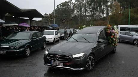 La familia del asesinado en Nochebuena de 2023 en A Coruña pide de 15 a 20 años de cárcel para tres acusados