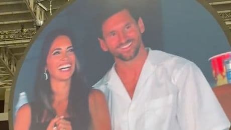 Mit Messi und Antonela - Neue virale „Kiss-Cam“ bei Coldplay-Konzert