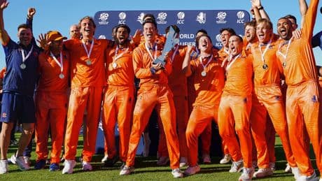 Cricketers plaatsen zich voor WK T20 door overtuigende zege op Italië