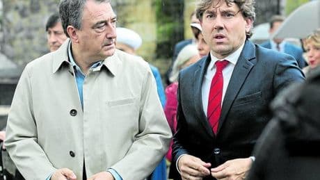 El PSE ahonda en la polémica migratoria con el PNV, que alega estar «alineado» con Sánchez
